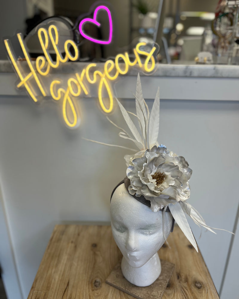 Silver Fascinator w/White